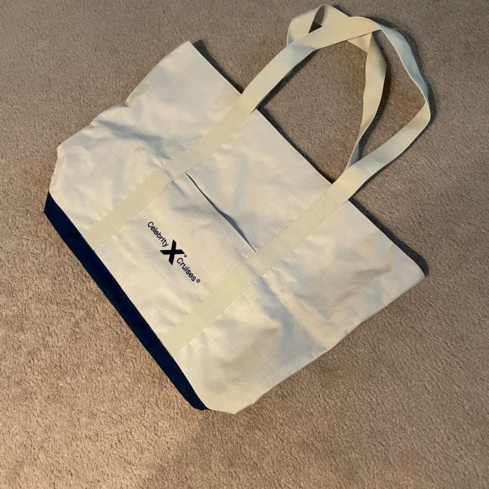 Celebrity Cruises Zipper Canvas Shoulder Bag 21“ x 14“ x 6.5“